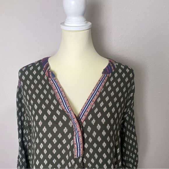 Angie Boho Casual Mixed Media Popover Roll Tab Sleeve Blouse Women's Size Small - Picture 6 of 15